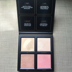Huda Beauty 3D Gold Sand Highlighter Palette